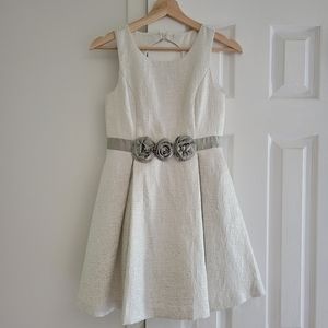Special occasions dress. girls size 1/2. Zippered back. Very good condition.